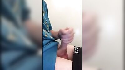 Gumleleos Public Toilet Cockworship II: Amateur Big-Dicked Fun!