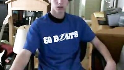 Mommy Dearest! Almost Busted Amateur Web-Cam Solo