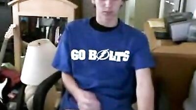 Mommy Dearest! Almost Busted Amateur Web-Cam Solo