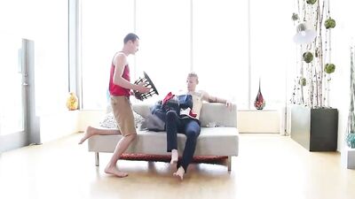 Finishing the Laundry: Gay Porn Action - Finishing the laundry