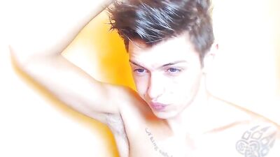 Gay Porn Amateur Web-Cam Solo - A Pretty Face