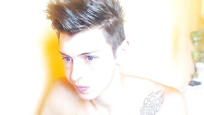 Gay Porn Amateur Web-Cam Solo - A Pretty Face