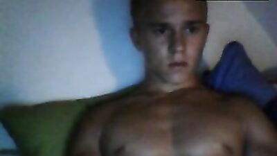 Discover Rubio musculosos raw blond power!