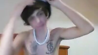 Jeune Minet Tatoué Lisse: The Ultimate Cumshot Experience!