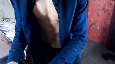 Gay Solo Amateur Handjob - He dresses and leaves you so!