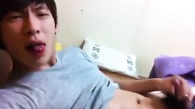 Asian Cum Showdown: Sexy Solo Performance