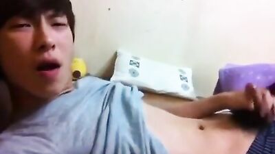 Asian Cum Showdown: Sexy Solo Performance