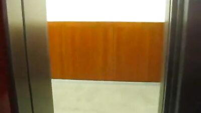 Kissing and Cums Naked in the Elevator