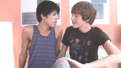 OMG! It's So Big! twinks bareback sex