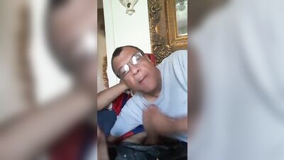 Young trade sucked by Latino Daddy