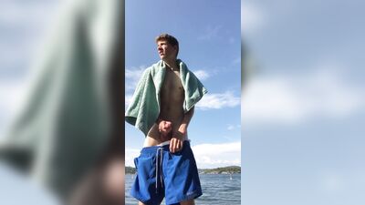 Big Dick Cutie Jerks Off Boys Porn