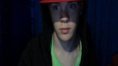 Teen gay porn wanking and cumming on cam