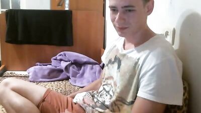 Cute And Shy Young Handjob - Exploring Gay Amateur Porn