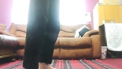 Hump the Floor: Amateur Web-Cam Ass Play