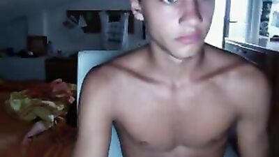 Cute boy and beautiful eyes: Amateur Cum Shots and Handjobs!