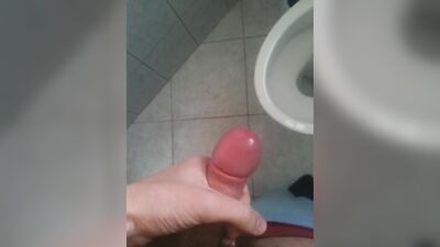 Hand-Job Hunters: Skype Me For A Chance To Be My Boyfriend!