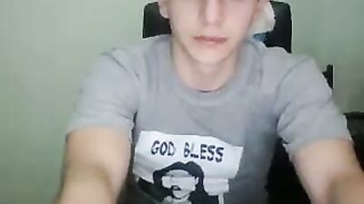 He Masturbates: Swallow His Cum!