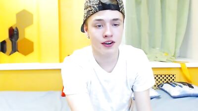 Hot cute blond by cam teen smooth gets off!