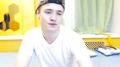 Hot cute blond by cam teen smooth gets off!