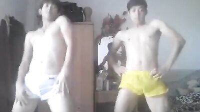 Shorty Shorts Dance: Amateur Web-Cam Porn Showcase