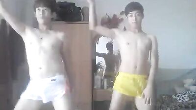 Shorty Shorts Dance: Amateur Web-Cam Porn Showcase