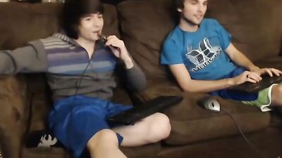 Gay Porn Fun: Boys Playing in Heat!