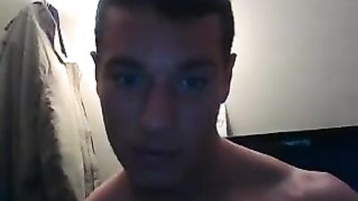 Muscle Men Finally Understand the Endgame: One-Handed Handjobs Galore!