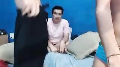 GayPornTriangleReunitesForAmateurCumShotsGroupSex