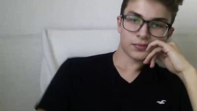 Handsome boys handjob solo show: A must-see gay porn video!