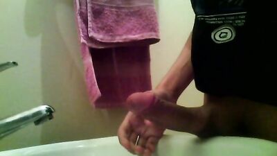 Gangbanged in the Handwash: Action Amateur Bisexual Cumming Frenzy!