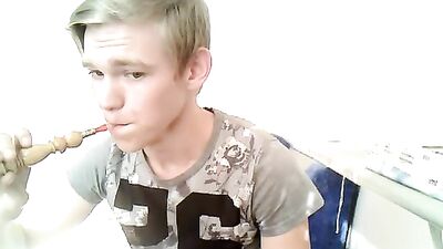 Amateur Blond Boys: A Handsome Surprise!