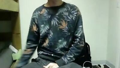 Sweet young amateur cum shots handjob