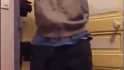 Cumming on T: Unloading on Ts Web-Cam Solo