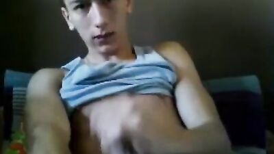 A Horny Web-Cam Guy Jerking His Meat: A Pure Amateur Solo Porn Experience!
