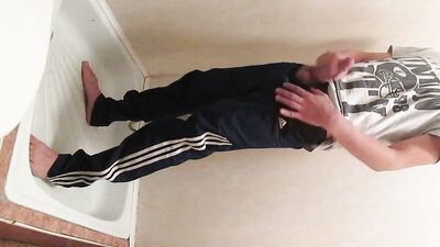 Shower Fantasies: Amateur Cum Shots & Handjobs