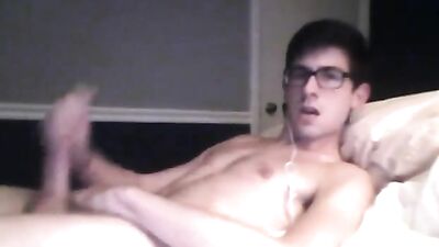 Masterbating Web-Cam Solo Handjob - The Ultimate Gay Porn Experience