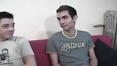 Oralsex on the Sofa: Facial Experience!