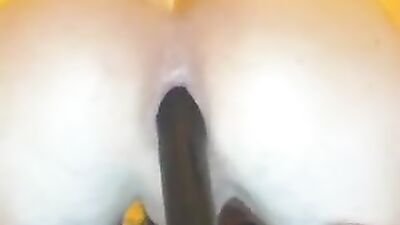 Il a loutil parfait pour agrandir son trou!