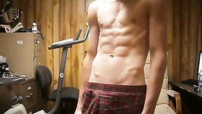 Muscle Boys Web-Cam Solo: Flexing A2 (Gay Porn)