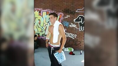 Hot Ryan Sheckler: Mix Fun with a Twist!