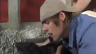 Super Cute Euro Boy In Hot Bareback 3Sum: The Ultimate Threesome Experience