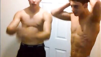 Flexing R-2: Amature Web-Cams Hottest Gay Porn Video!