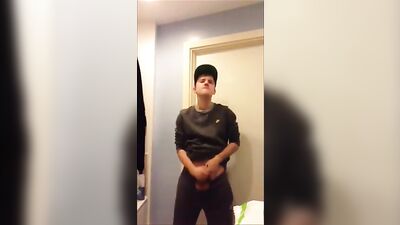 Chavs Cum Shots Web-Cam Solo - Unleashing His Uncut Dick!