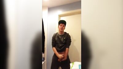 Chavs Cum Shots Web-Cam Solo - Unleashing His Uncut Dick!