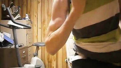 Flexing E-4: Amateur Webcam Revamped! - The Gay Porn Video You Cant Miss!