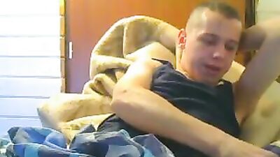 Gay Porn Action: Amateur Ass Play!