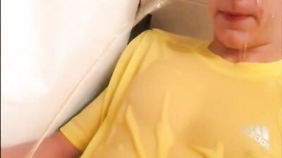 Amateur Piscia in the Shower