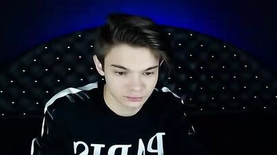 Young Parisian Cutie Webcam Show