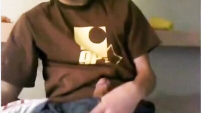 Big Dicked Korean Boy Jaxx Off!