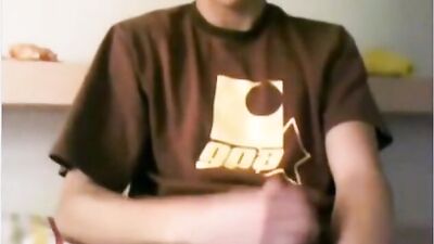 Big Dicked Korean Boy Jaxx Off!